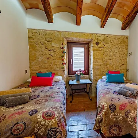 Albuqassim A Modern Townhouse In Pollensa, With Heated Pool 别墅 波连斯萨