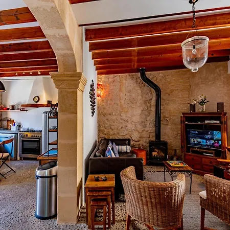 Albuqassim A Modern Townhouse In Pollensa, With Heated Pool *