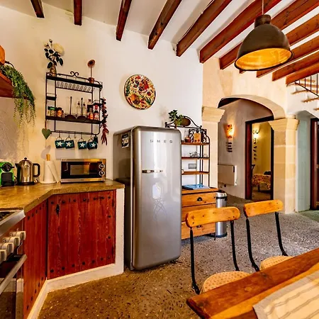 Albuqassim A Modern Townhouse In Pollensa, With Heated Pool 波连斯萨